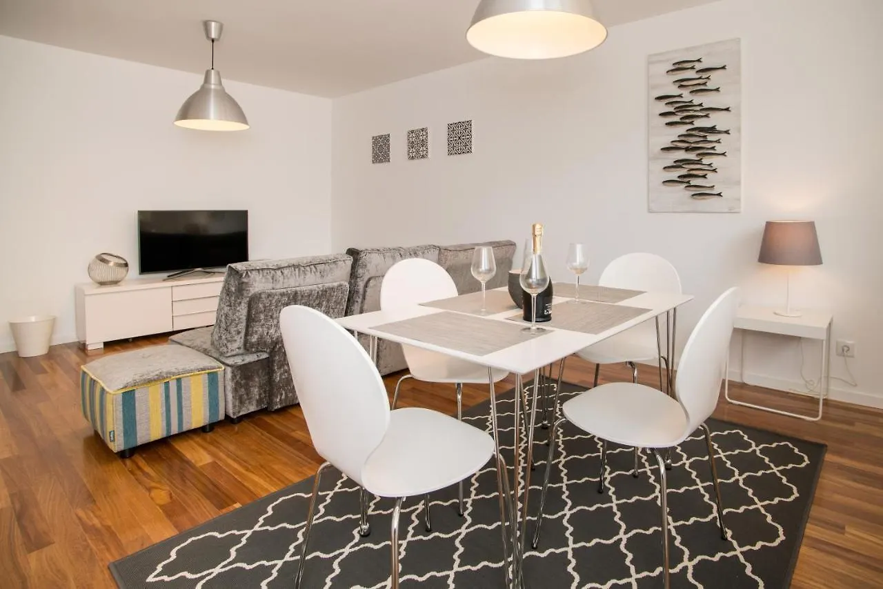 Two Bedroom Stylish Central Tavira Apartment. Apartment