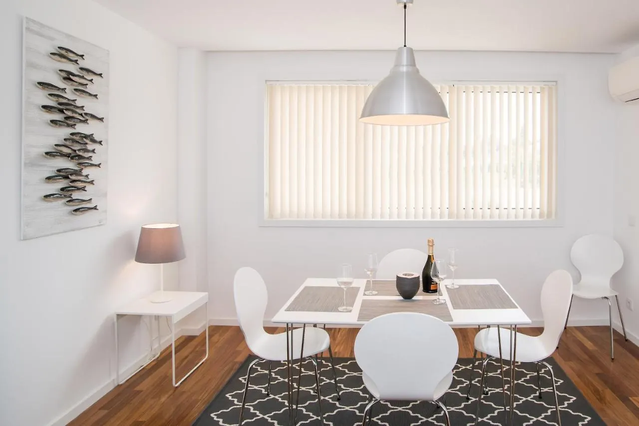 Two Bedroom Stylish Central Tavira Apartment. Apartment