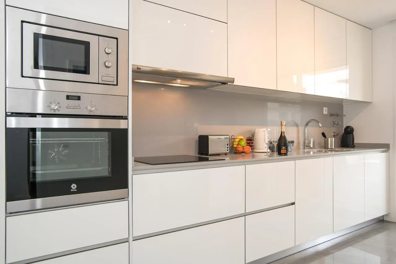 Two Bedroom Stylish Central Tavira Apartment.