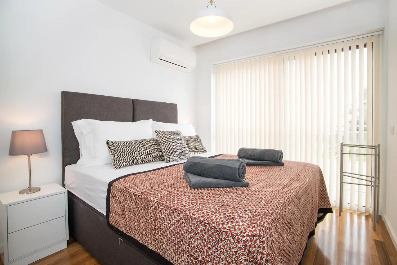 Two Bedroom Stylish Central Tavira Apartment. Apartment