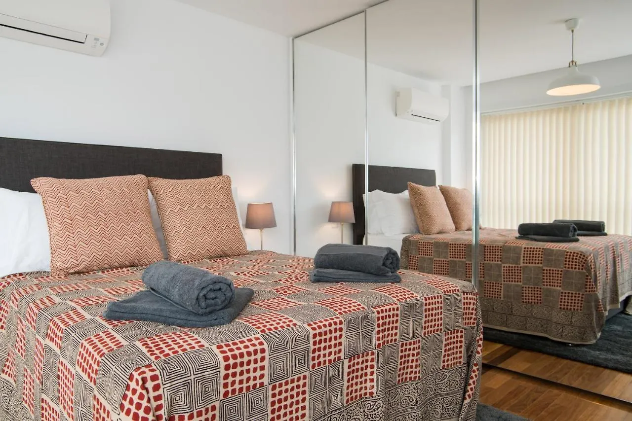 Two Bedroom Stylish Central Tavira Apartment.