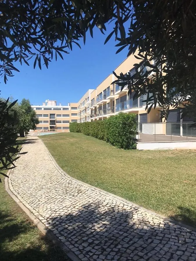 Two Bedroom Stylish Central Tavira Apartment. 0*,