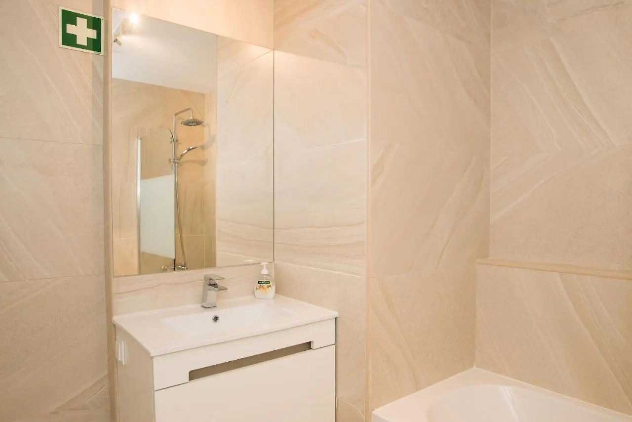 Two Bedroom Stylish Central Tavira Apartment.